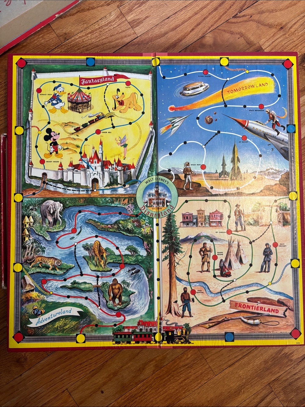 Disney DIsneyland Game Box - Red with Green and Yellow Logo - Picture 3 of 9